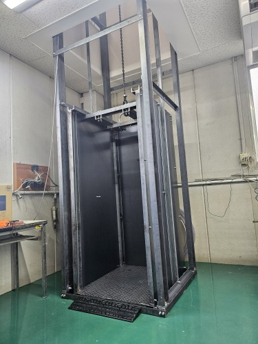 組立式垂直搬送機セット（1000×1000タイプ）